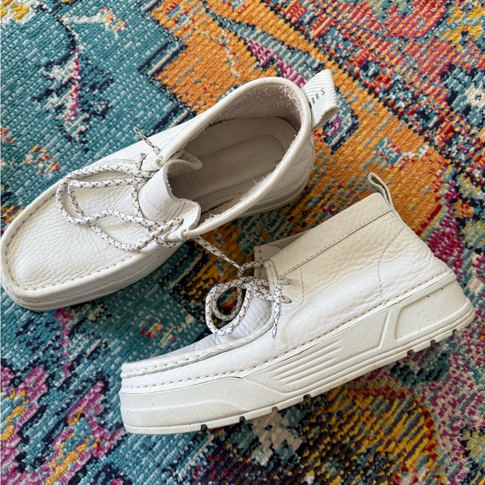 White Leather Clarks Wallabre